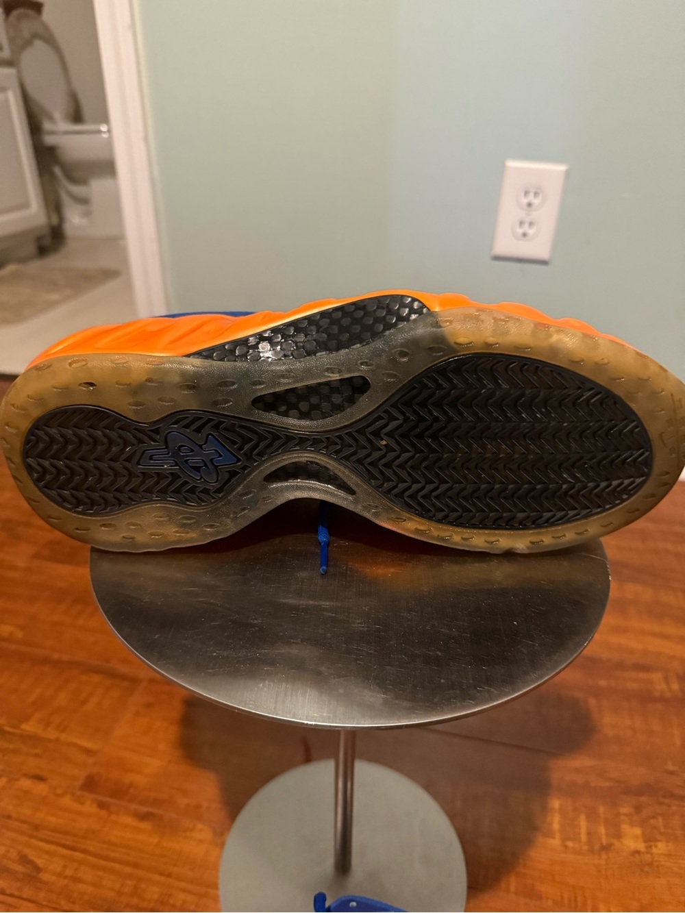 Nike MEN Orange and Blue Foamposite-Style Sneakers-NEW YORK KNICKS CHAMPS COLORS - Picture 4 of 16